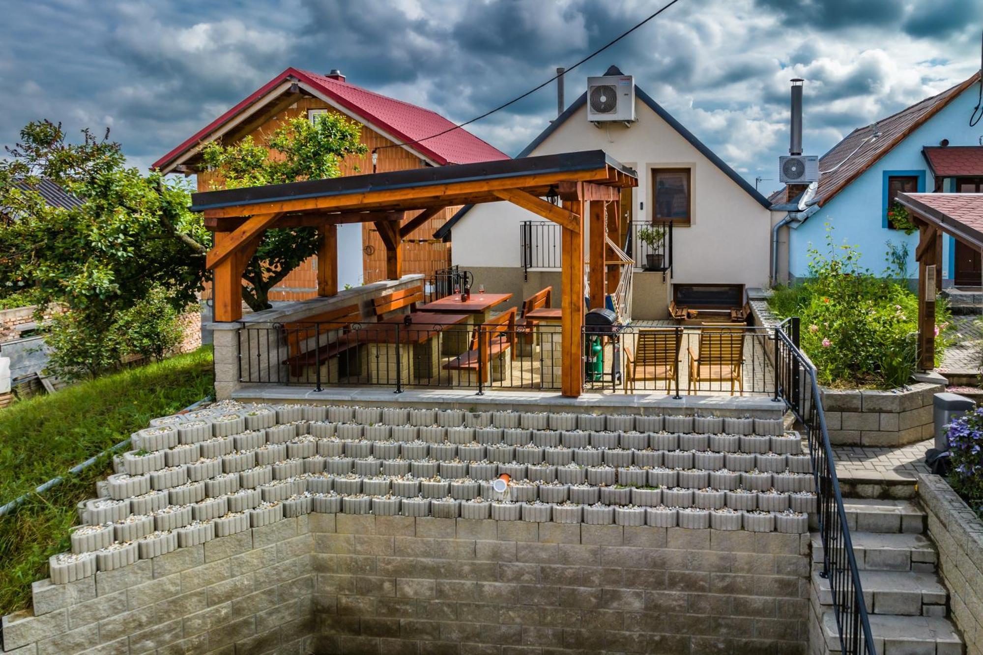 Vinoza - Ubytovani A Vinny Sklep Velke Bilovice Rulandova Exterior photo